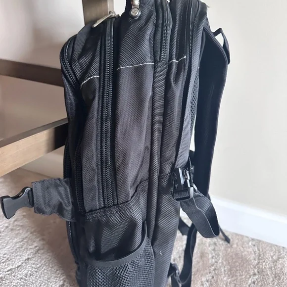 High Sierra 17" Laptop Backpack – TSA-Friendly, Black, Like New - Picture 7 of 14